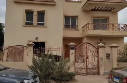 Villa - 5 Bedrooms - 5 Bathrooms for sale in Greens - 6th District - Sheikh Zayed City - Giza