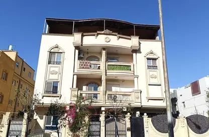 Apartment - 3 Bedrooms - 3 Bathrooms for sale in 1st District West - Shorouk City - Cairo