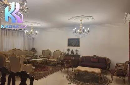 شقة - 4 غرف نوم - 2 حمامات للايجار في المنطقة د - حى جنوب الاكايمية - مدينة القاهرة الجديدة - القاهرة