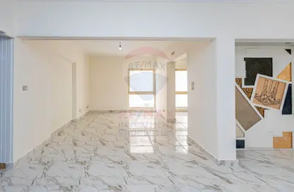 Apartment - 2 Bedrooms - 2 Bathrooms for sale in Mostafa Kamel Mosque St. - Kafr Abdo - Roushdy - Hay Sharq - Alexandria Apartment - 2 Bedrooms - 2 Bathrooms for sale in Mostafa Kamel Mosque St. - Kafr Abdo - Roushdy - Hay Sharq - Alexandria