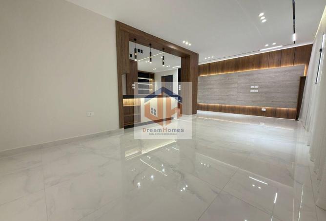 8394012 - Property Image 2