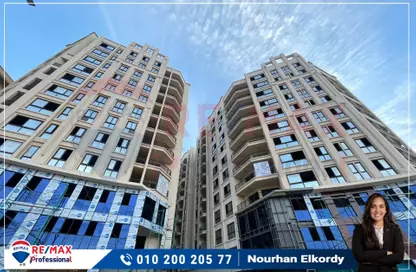 Apartment - 3 Bedrooms - 3 Bathrooms for sale in Al Shohada Square St. - Smouha - Hay Sharq - Alexandria