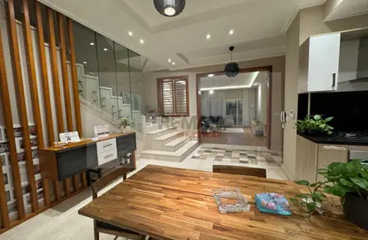 منزل مزدوج - 3 غرف نوم - 3 حمامات للايجار في ذا كراون - طريق مصر اسكندرية الصحراوي - مدينة 6 أكتوبر - الجيزة