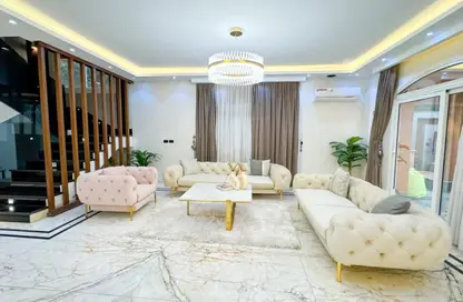 فيلا - 4 غرف نوم - 4 حمامات للبيع في پريڤادو - مدينتي - القاهرة