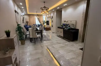 شقة - 2 غرف نوم - 2 حمامات للايجار في جاليريا  مون فالى - المستثمرين الجنوبية - مدينة القاهرة الجديدة - القاهرة