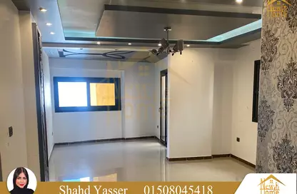 Apartment - 2 Bedrooms - 1 Bathroom for rent in Al Horreya Road - Azarita - Hay Wasat - Alexandria