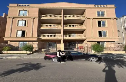 شقة - 3 غرف نوم - 2 حمامات للبيع في المجاورة الثانية - المنطقة الخامسة - مدينة الشروق - القاهرة
