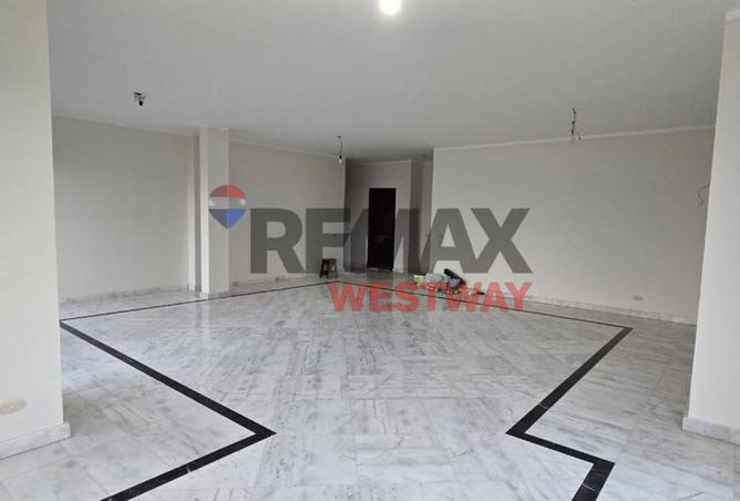 8371592 - Property Image 2