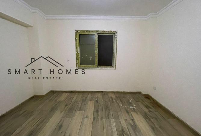 8372101 - Property Image 3