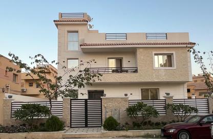Villa - 7 Bedrooms - 5 Bathrooms for sale in Zeraeyin Compound - 6 October Compounds - 6 October City - Giza