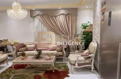 Apartment - 4 Bedrooms - 3 Bathrooms for sale in Street 9 - Al Hadaba Al Olya - Mokattam - Cairo