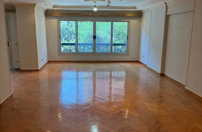 Apartment - 3 Bedrooms - 2 Bathrooms for rent in Sakaliya St. - 6th Zone - Nasr City - Cairo