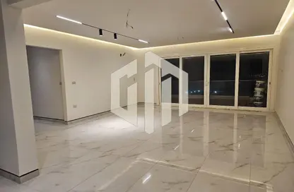 Penthouse - 3 Bedrooms - 4 Bathrooms for rent in Mountain View iCity - 5th Settlement Compounds - The 5th Settlement - New Cairo City - Cairo