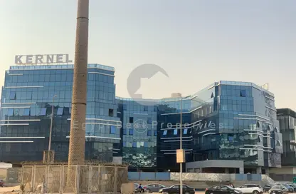 محل تجاري - استوديو - 1 حمام للبيع في مركز أعمال كيرنيل - شارع التسعين الشمالي - التجمع الخامس - مدينة القاهرة الجديدة - القاهرة