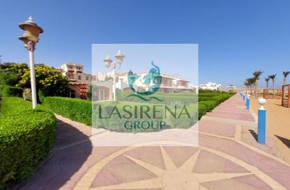 Chalet - 2 Bedrooms - 2 Bathrooms for sale in Lasirena Resort - Al Ain Al Sokhna - Suez