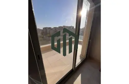 Penthouse - 3 Bedrooms - 3 Bathrooms for sale in Palm Hills Village Gate - South Investors Area - New Cairo City - Cairo