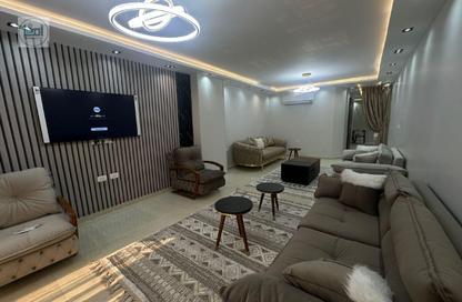 Apartment - 3 Bedrooms - 2 Bathrooms for sale in Al Akhshid St. - El Roda - Hay El Manial - Cairo