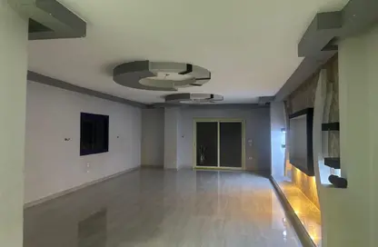 Apartment - 3 Bedrooms - 2 Bathrooms for sale in Gate 4 - Mena - Hadayek El Ahram - Giza