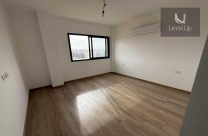 Apartment - 2 Bedrooms - 3 Bathrooms for sale in Moon Residences - Fifth Square - The 5th Settlement - New Cairo City - Cairo