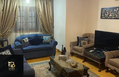 Apartment - 5 Bedrooms - 2 Bathrooms for sale in Nasr City - Cairo