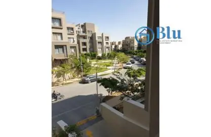 شقة - 2 غرف نوم - 2 حمامات للبيع في فيلدج جيت - المستثمرين الجنوبية - مدينة القاهرة الجديدة - القاهرة