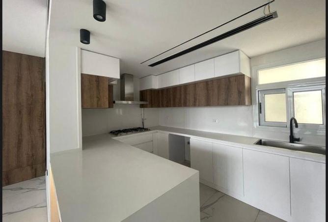 8300881 - Property Image 2