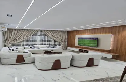 شقة - 3 غرف نوم - 2 حمامات للايجار في شارع عمر بن الخطاب - مساكن المهندسين - مدينة نصر - القاهرة