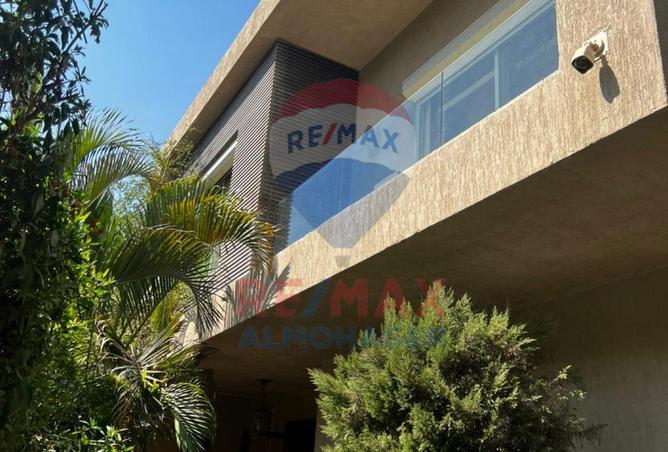 8121957 - Property Image 2