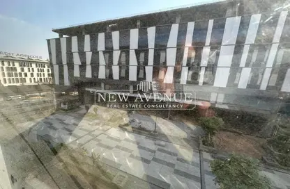 Office Space - Studio - 2 Bathrooms for rent in Park St. - Ring Road - The 5th Settlement - New Cairo City - Cairo