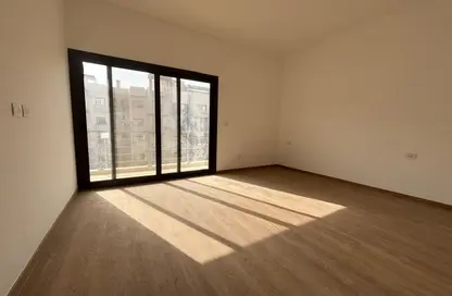 Apartment - 4 Bedrooms - 4 Bathrooms for sale in Moon Residences - Fifth Square - The 5th Settlement - New Cairo City - Cairo