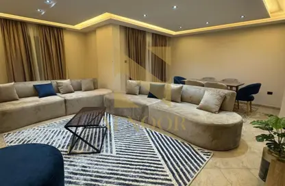 شقة - 3 غرف نوم - 2 حمامات للايجار في شارع السنترال - الحي الاول - مدينة 6 أكتوبر - الجيزة