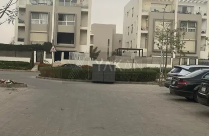 Apartment - 3 Bedrooms - 3 Bathrooms for sale in Hyde Park - New Cairo City - Cairo