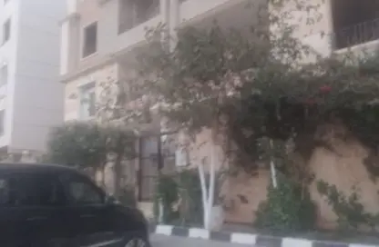 شقة - 3 غرف نوم - 1 حمام للبيع في المجاورة الرابعة - المنطقة الخامسة - مدينة الشروق - القاهرة