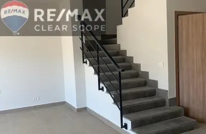 دوبلكس - 3 غرف نوم - 3 حمامات للبيع في كمبوند البروج - كمبوندات الشروق - مدينة الشروق - القاهرة