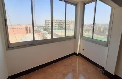 Apartment - 2 Bedrooms - 1 Bathroom for rent in Fawzi Abd Al Baky St. - Almazah - Heliopolis - Masr El Gedida - Cairo
