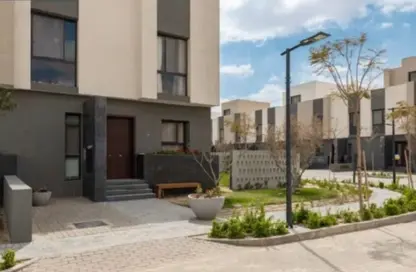 شقة - 2 غرف نوم - 2 حمامات للبيع في كمبوند البروج - كمبوندات الشروق - مدينة الشروق - القاهرة