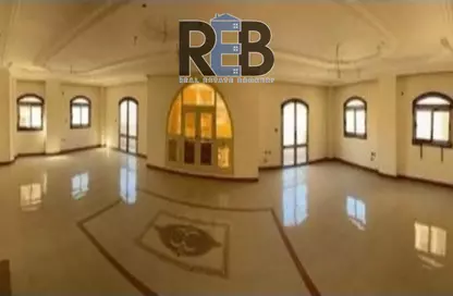 طابق كامل - 4 غرف نوم - 4 حمامات للبيع في الشويفات - كمبوندات التجمع الخامس - التجمع الخامس - مدينة القاهرة الجديدة - القاهرة