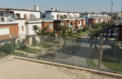 Townhouse - 5 Bedrooms - 4 Bathrooms for sale in Azzar - 5th Settlement Compounds - The 5th Settlement - New Cairo City - Cairo
