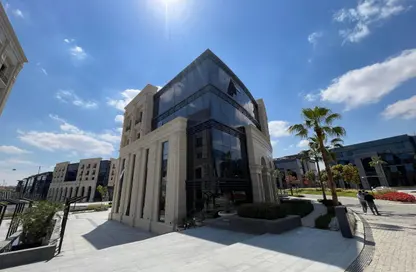 Office Space - Studio - 6 Bathrooms for rent in Cairo Business Park - 5th Settlement Compounds - The 5th Settlement - New Cairo City - Cairo