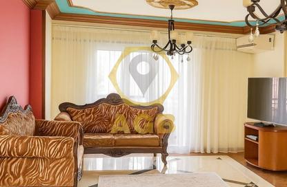 شقة - 3 غرف نوم - 1 حمام للبيع في شارع عبد الرحمن رشدي - ميدان سانت فاطيما - النزهة - القاهرة