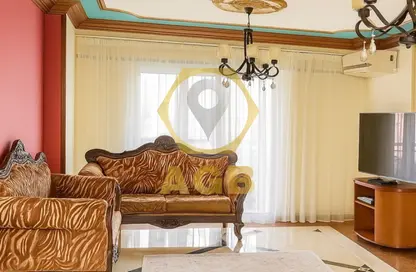 شقة - 3 غرف نوم - 1 حمام للبيع في شارع عبد الرحمن رشدي - ميدان سانت فاطيما - النزهة - القاهرة