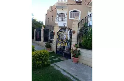 Villa for sale in 3rd District West - Shorouk City - Cairo