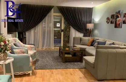 شقة - 3 غرف نوم - 3 حمامات للبيع في زايد 2000 - الحي الرابع - الشيخ زايد - الجيزة