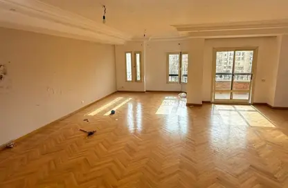 Apartment - 4 Bedrooms - 3 Bathrooms for sale in Mohammed Al Mokaled St. - 8th Zone - Nasr City - Cairo