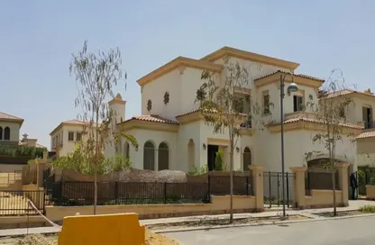 Villa - 5 Bedrooms - 6 Bathrooms for sale in Hilltop Golf Villas - Uptown Cairo - Mokattam - Cairo