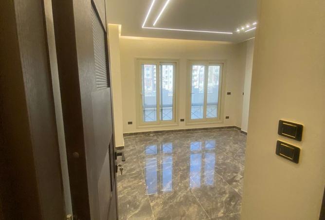 8022281 - Property Image 3