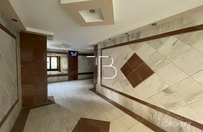 شقة - 3 غرف نوم - 2 حمامات للبيع في شارع لبنان - المهندسين - الجيزة