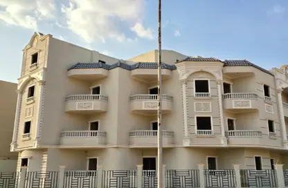 شقة - 3 غرف نوم - 2 حمامات للبيع في المجاورة الثالثة - الحي الثالث شرق - مدينة الشروق - القاهرة