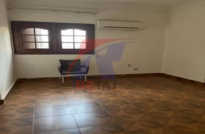 Apartment - 2 Bedrooms - 1 Bathroom for rent in Ali Amin St. - 1st Zone - Nasr City - Cairo