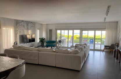 Villa - 4 Bedrooms - 4 Bathrooms for rent in Almaza Bay - Qesm Marsa Matrouh - North Coast